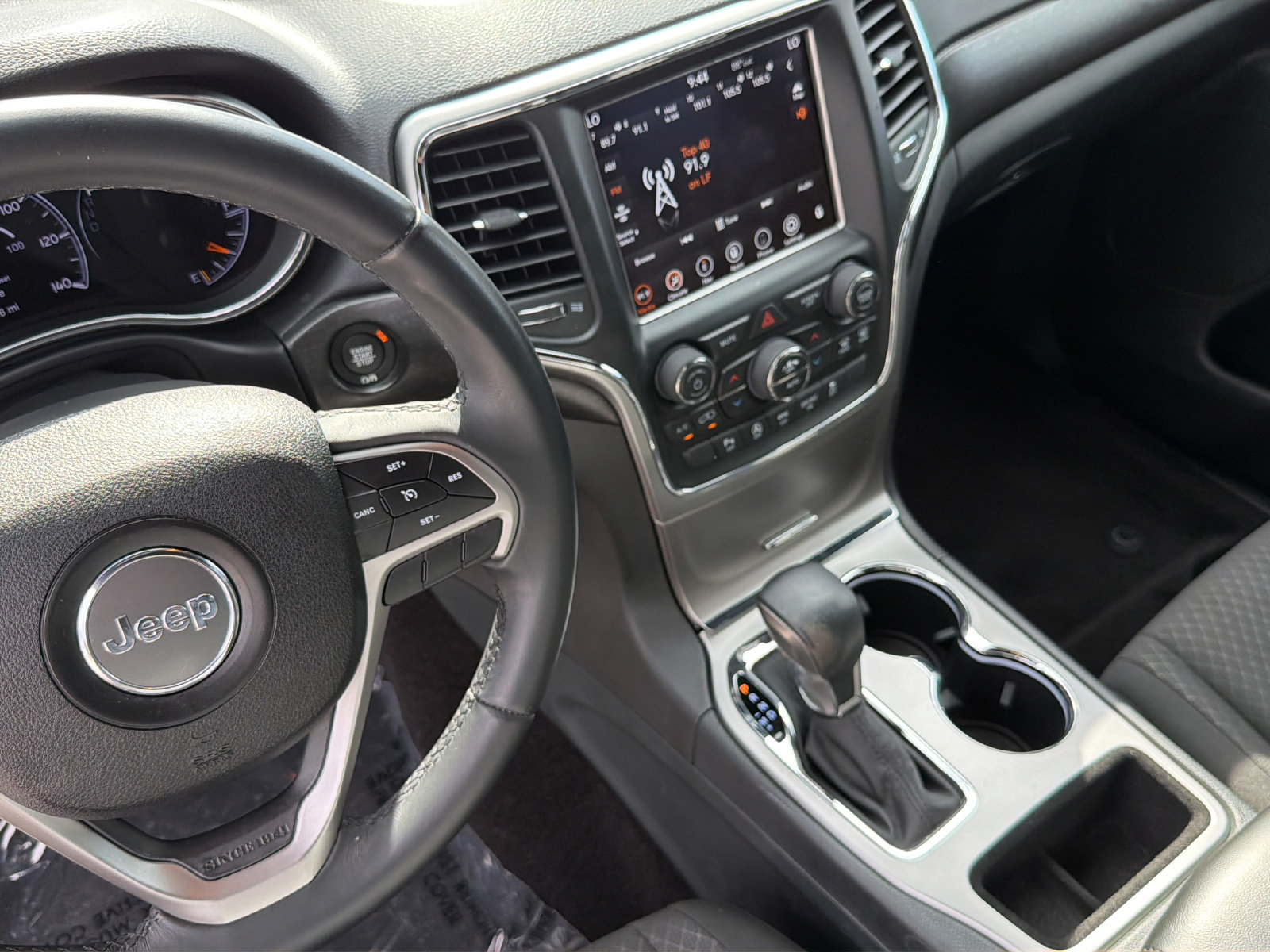 Used 2018 Jeep Grand Cherokee Laredo RWD image 21