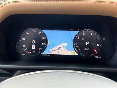 Used 2025 Land Rover Defender 110 S image 25