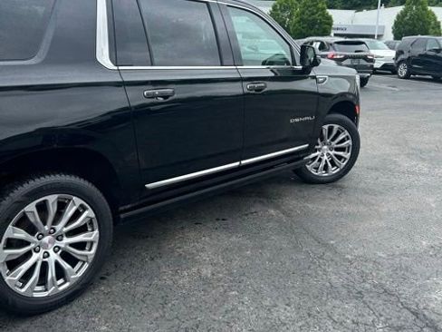 Used 2022 GMC Yukon XL Denali AWD/4WD image 7