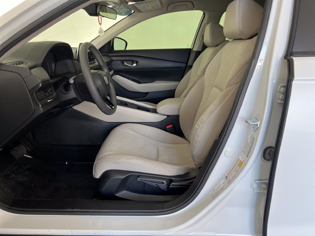 Used 2023 Honda Accord LX image 12
