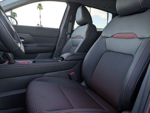 New 2026 Nissan Kicks SR w/ Cold Weather Package FWD image 19