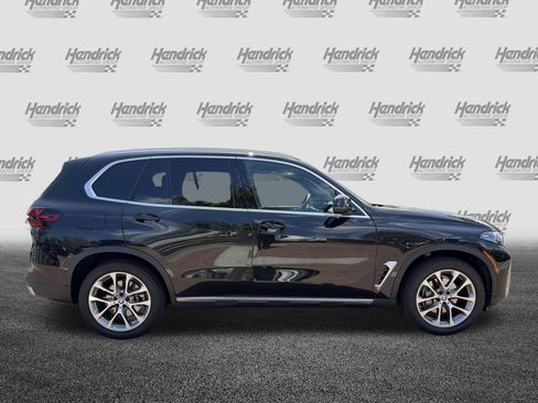 Used 2026 BMW X5 sDrive40i image 11