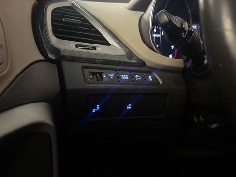 Used 2017 Hyundai Santa Fe Sport w/ 2.4L Tech Package 04 image 17