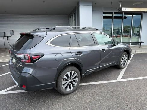 Used 2025 Subaru Outback Limited w/ Popular Package #2 AWD/4WD image 3
