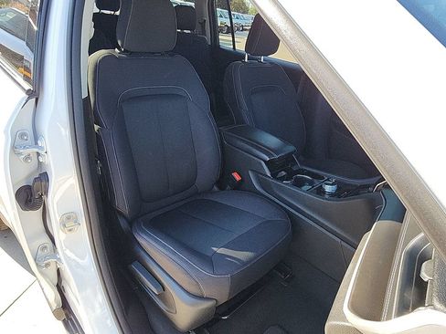 Used 2023 Jeep Grand Cherokee L Laredo RWD image 24