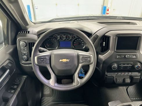 Used 2022 Chevrolet Silverado 1500 Custom w/ Safety Confidence Package AWD/4WD image 11