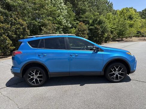 Used 2018 Toyota RAV4 SE w/ Advanced Technology Package FWD image 10