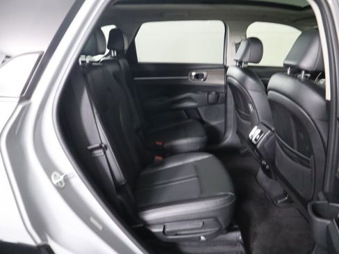 Used 2022 Kia Sorento EX w/ Panoramic Sunroof Package image 23