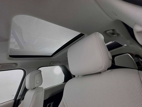 New 2025 Land Rover Discovery Dynamic SE AWD/4WD image 12
