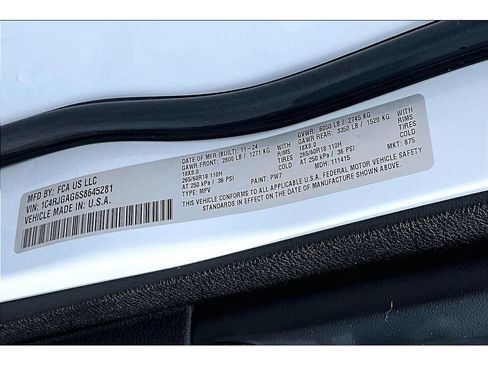 Used 2025 Jeep Grand Cherokee Altitude RWD image 30
