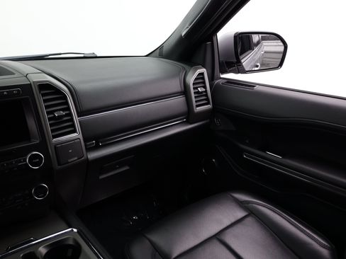 Used 2021 Ford Expedition XLT AWD/4WD image 36