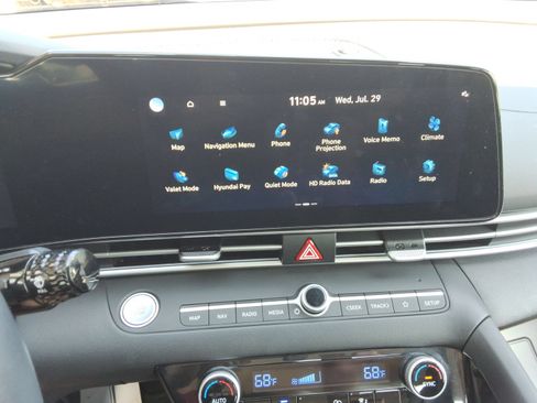 Used 2024 Hyundai Elantra SEL w/ Convenience Package FWD image 15