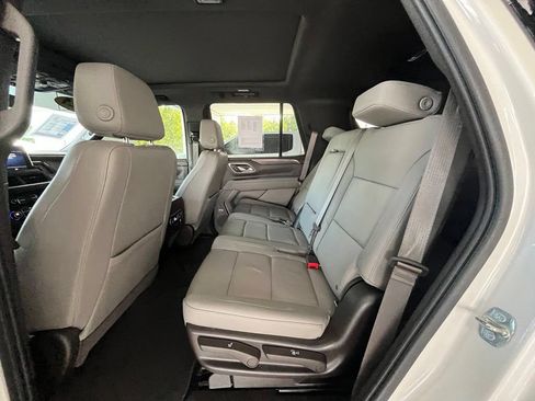 Used 2021 Chevrolet Tahoe Z71 w/ Luxury Package AWD/4WD image 15