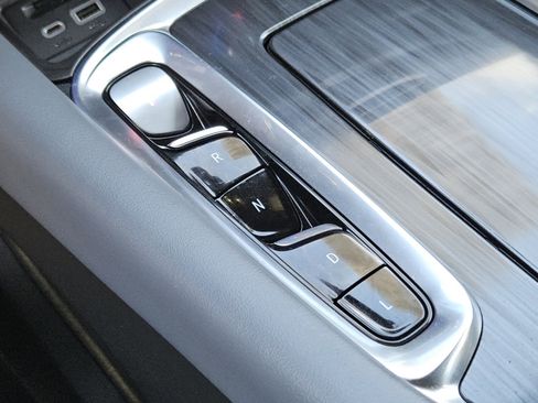 Used 2024 Buick Enclave Premium image 26