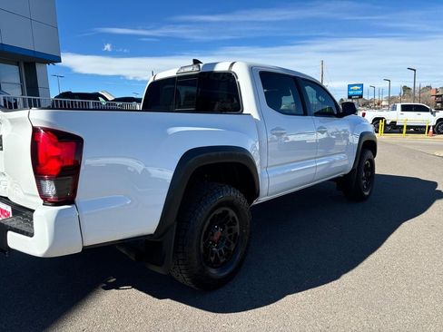 Used 2019 Toyota Tacoma TRD Off-Road image 4