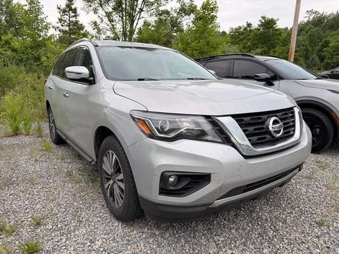 Used 2019 Nissan Pathfinder SV AWD/4WD image 19