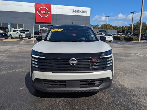 Certified 2025 Nissan Kicks SR image 10