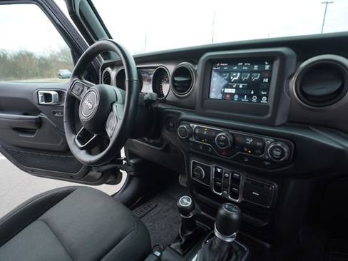 Used 2019 Jeep Wrangler Unlimited Sport S image 32