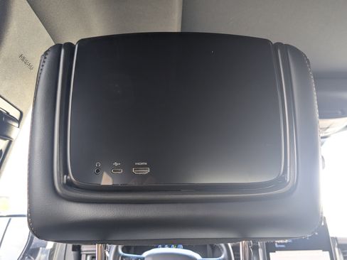 Used 2023 Ford Expedition Platinum image 20