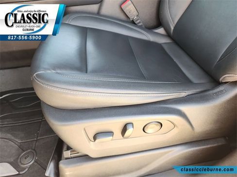 Used 2022 Chevrolet Suburban Z71 w/ Z71 Off-Road Package image 23