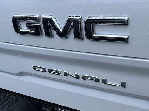Used 2024 GMC Sierra 1500 Denali Ultimate image 8