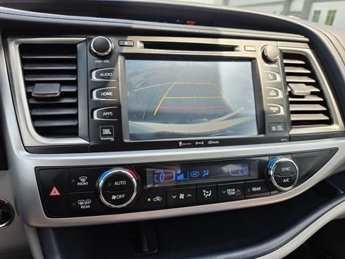 Used 2018 Toyota Highlander Limited AWD/4WD image 46