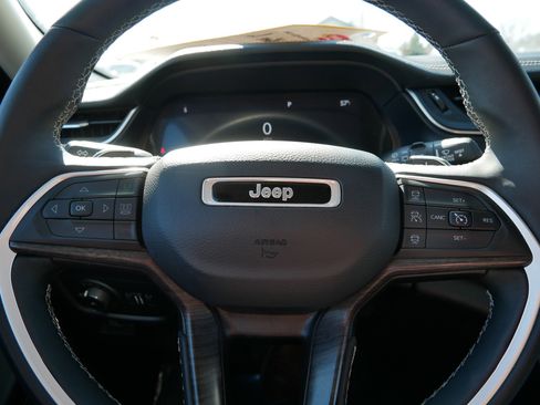 Used 2023 Jeep Grand Cherokee L Limited w/ Trailer Tow Group (B) image 25