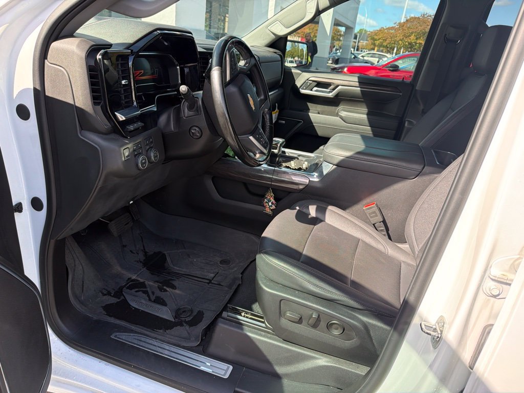 Used 2024 Chevrolet Silverado 1500 LTZ w/ Technology Package AWD/4WD image 11