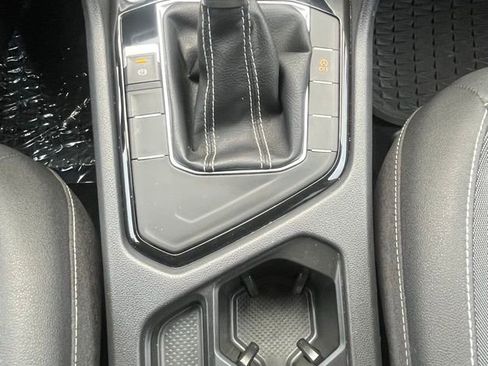Certified 2024 Volkswagen Taos SE w/ MDO Package FWD image 16
