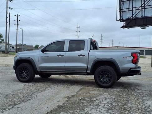 Used 2025 Chevrolet Colorado Trail Boss AWD/4WD image 17