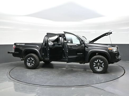 Used 2020 Toyota Tacoma TRD Off-Road w/ Technology Package AWD/4WD image 43
