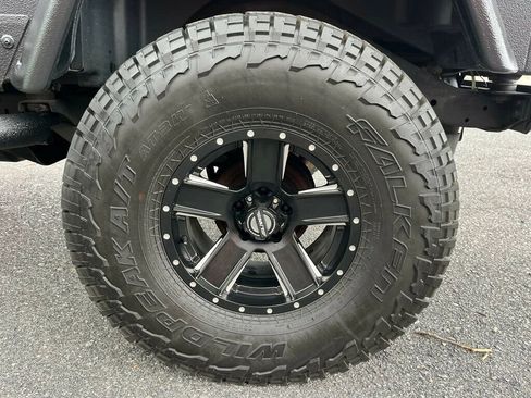 Used 2004 Jeep Wrangler Sport w/ Dual Top Group image 19