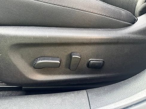 Used 2024 Nissan Altima 2.5 SV w/ SV Premium Package FWD image 11