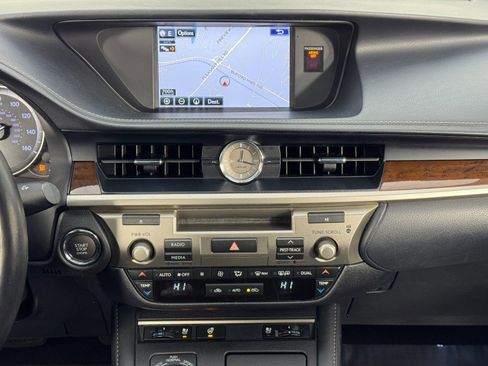 Used 2016 Lexus ES 350 Premium w/ Navigation System Package image 24
