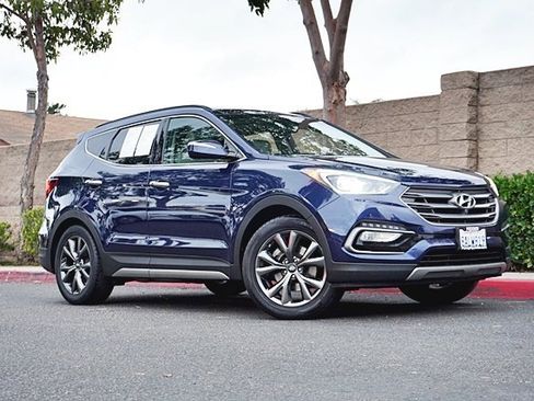 Used 2018 Hyundai Santa Fe Sport image 2