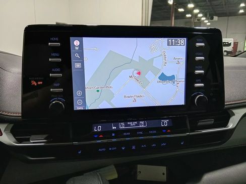Used 2021 Toyota Sienna XSE w/ XSE Plus Package FWD image 22
