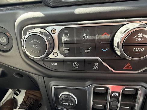 Used 2023 Jeep Wrangler Unlimited Sahara w/ Cold Weather Group AWD/4WD image 41