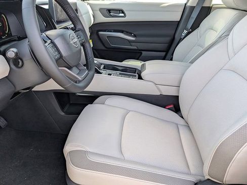 New 2026 Nissan Pathfinder SL FWD image 10