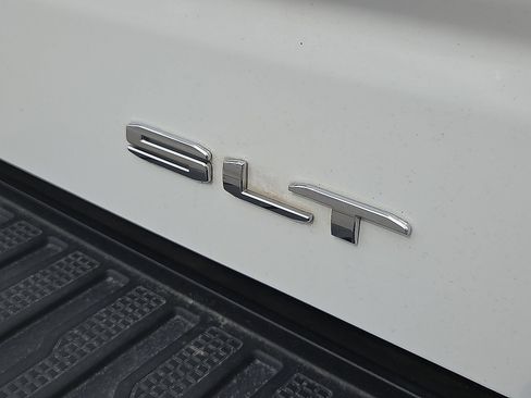 Certified 2021 GMC Sierra 1500 SLT w/ SLT Premium Package AWD/4WD image 16