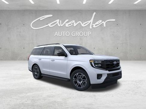 New 2025 Ford Expedition Active image 7
