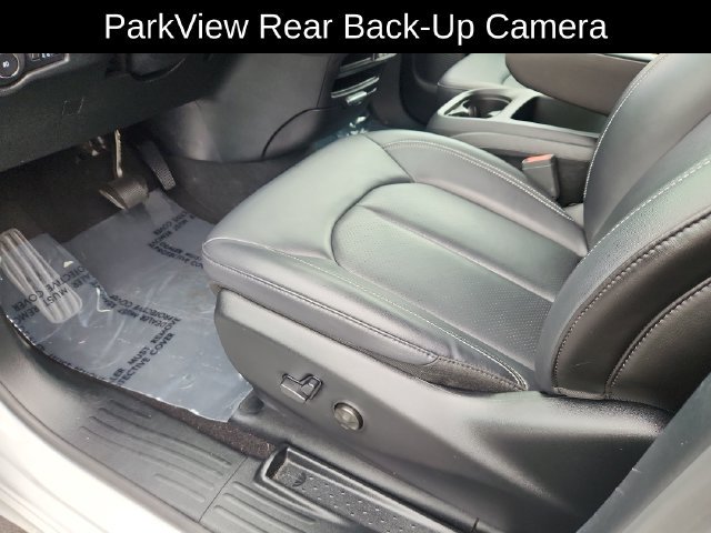 Used 2025 Chrysler Pacifica Select FWD image 20
