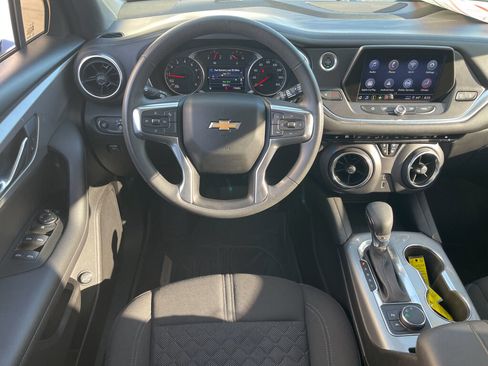 Used 2021 Chevrolet Blazer LT FWD image 2