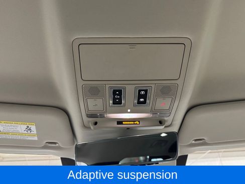 Used 2020 Land Rover Defender 110 First Edition AWD/4WD image 29