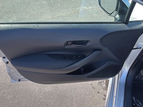 Used 2025 Toyota Corolla LE image 6