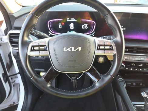 Used 2025 Kia Telluride S image 4