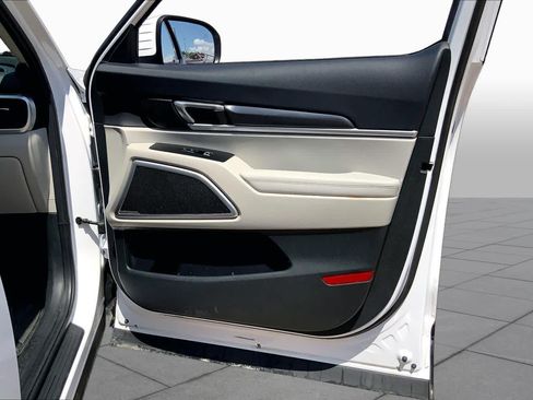Certified 2023 Kia Telluride S w/ S Sunroof Package FWD image 22
