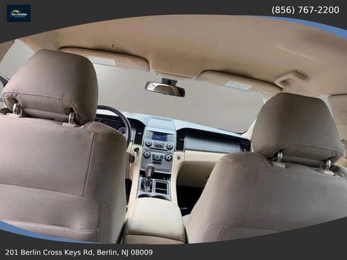 Used 2016 Ford Taurus SE FWD image 30