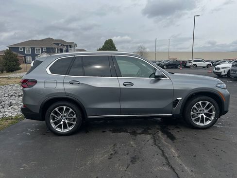 New 2026 BMW X5 sDrive40i image 4
