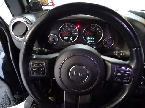 Used 2013 Jeep Wrangler Unlimited Sahara w/ Dual Top Group AWD/4WD image 6