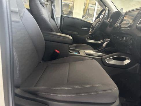 Used 2022 Nissan Frontier SV image 39